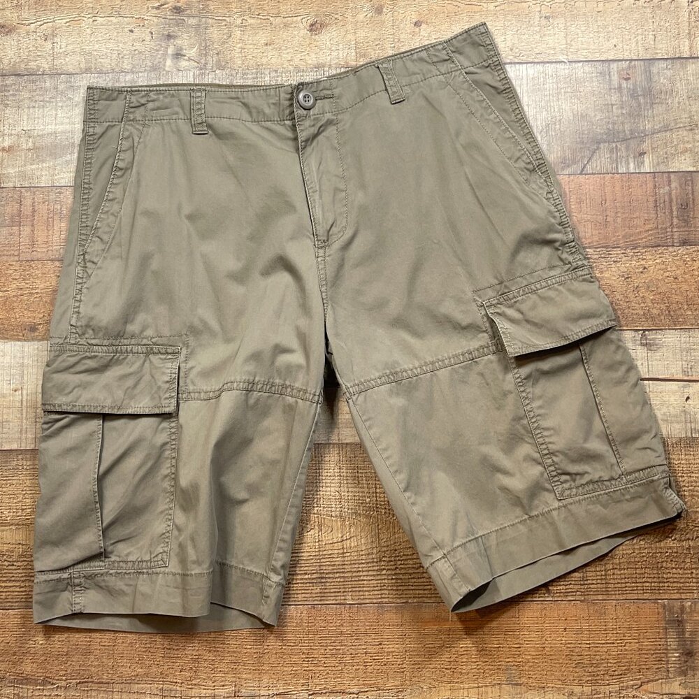 Men's Converse Olive Green Cargo Shorts size 34